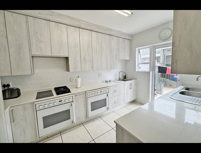 3 BEDROOM TOWNHOUSE FOR SALE IN SANDOWN